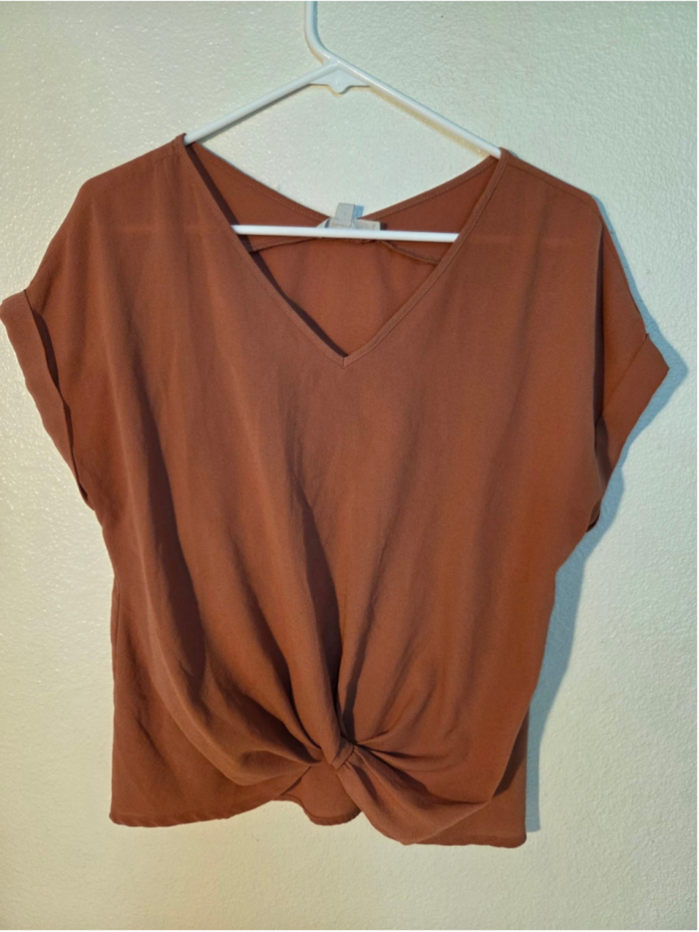 Olive + Oak Women’s Small Burnt Orange V-Neck Front Knot Top Blouse Rust